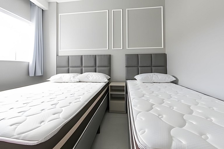 2 Aptos. , Ed. Algarve, 4 quartos. Piscina II