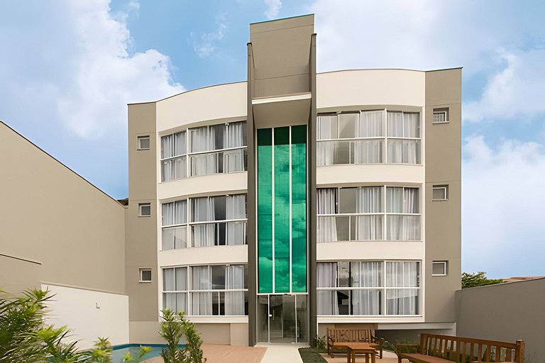 Apto. Decorado. Piscina, Ed. Algarve, 2 quartos