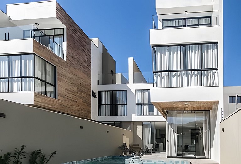 Casa Requinte | Piscina Privativa • 4 Suítes • 12 Pessoas