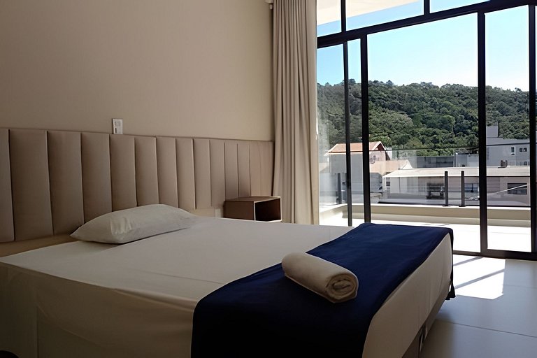 Casa Requinte | Piscina Privativa • 4 Suítes • 12 Pessoas