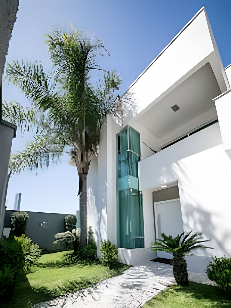 Casa com Piscina Perto do Expocentro Balneário Camboriú