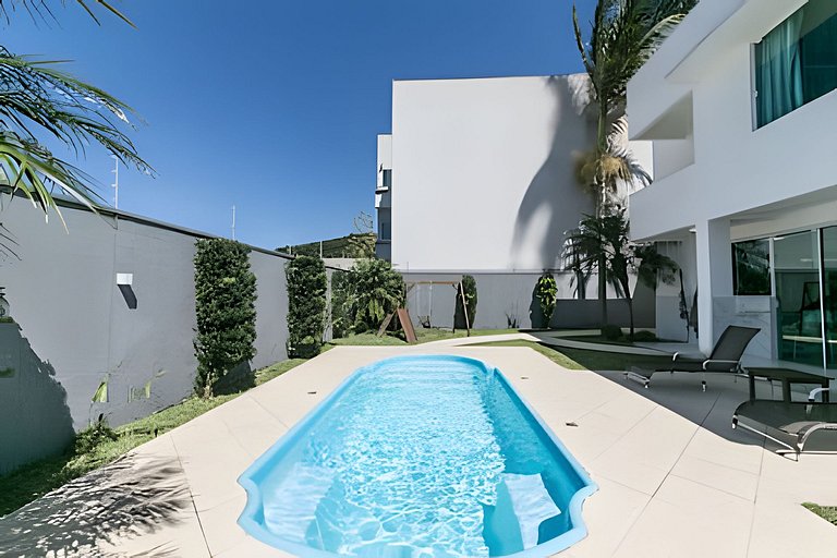 Casa com Piscina Perto do Expocentro Balneário Camboriú
