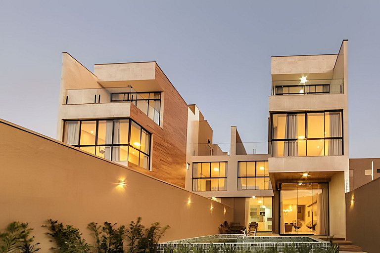 Casa Requinte | Piscina Privativa • 4 Suítes • 12 Pessoas