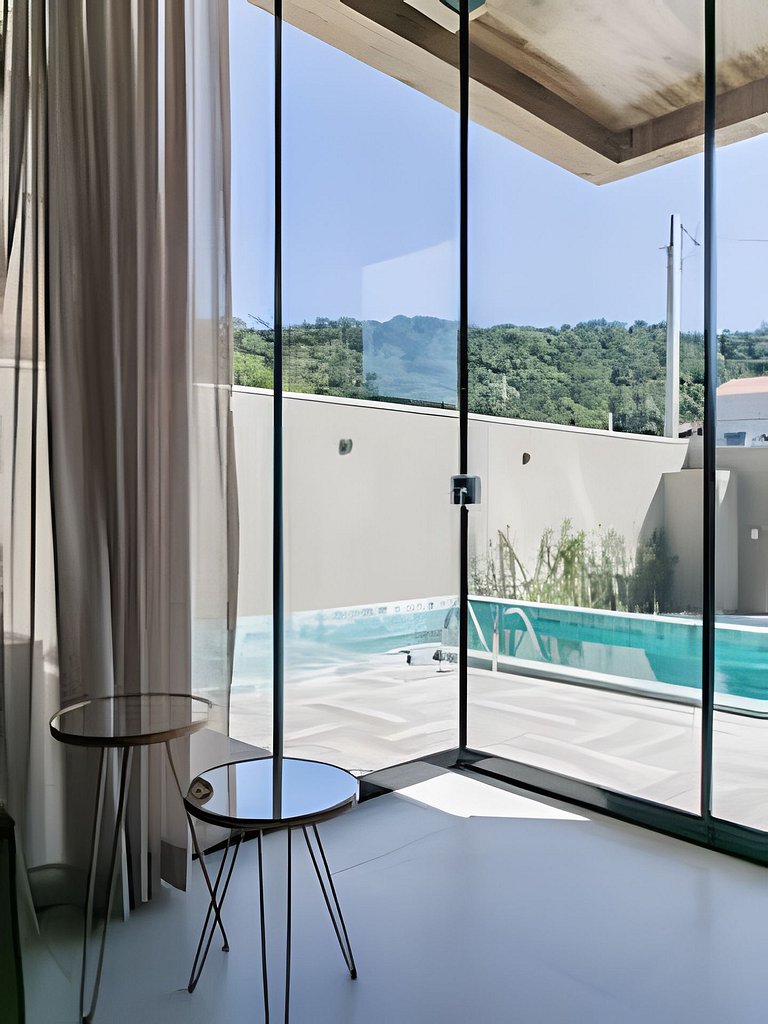 Casa Requinte | Piscina Privativa • 4 Suítes • 12 Pessoas
