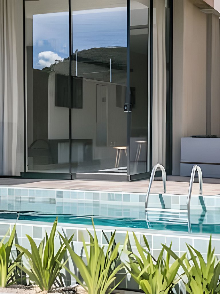Casa Requinte | Piscina Privativa • 4 Suítes • 12 Pessoas