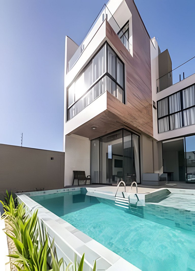 Hospedagem em BC | Casa Requinte • 4 Suítes C/Piscina Privat