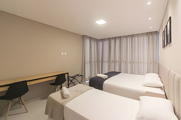 Hospedagem em BC | Casa Requinte • 4 Suítes C/Piscina Privat